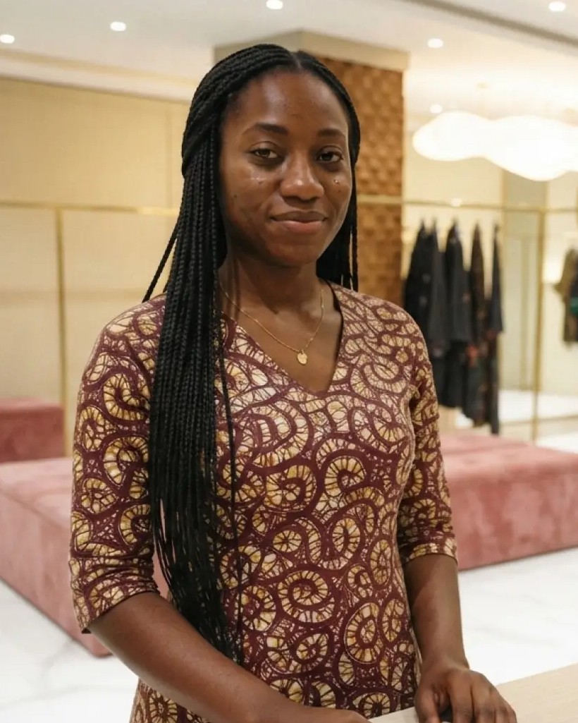 Fatou dans sa boutique de mode